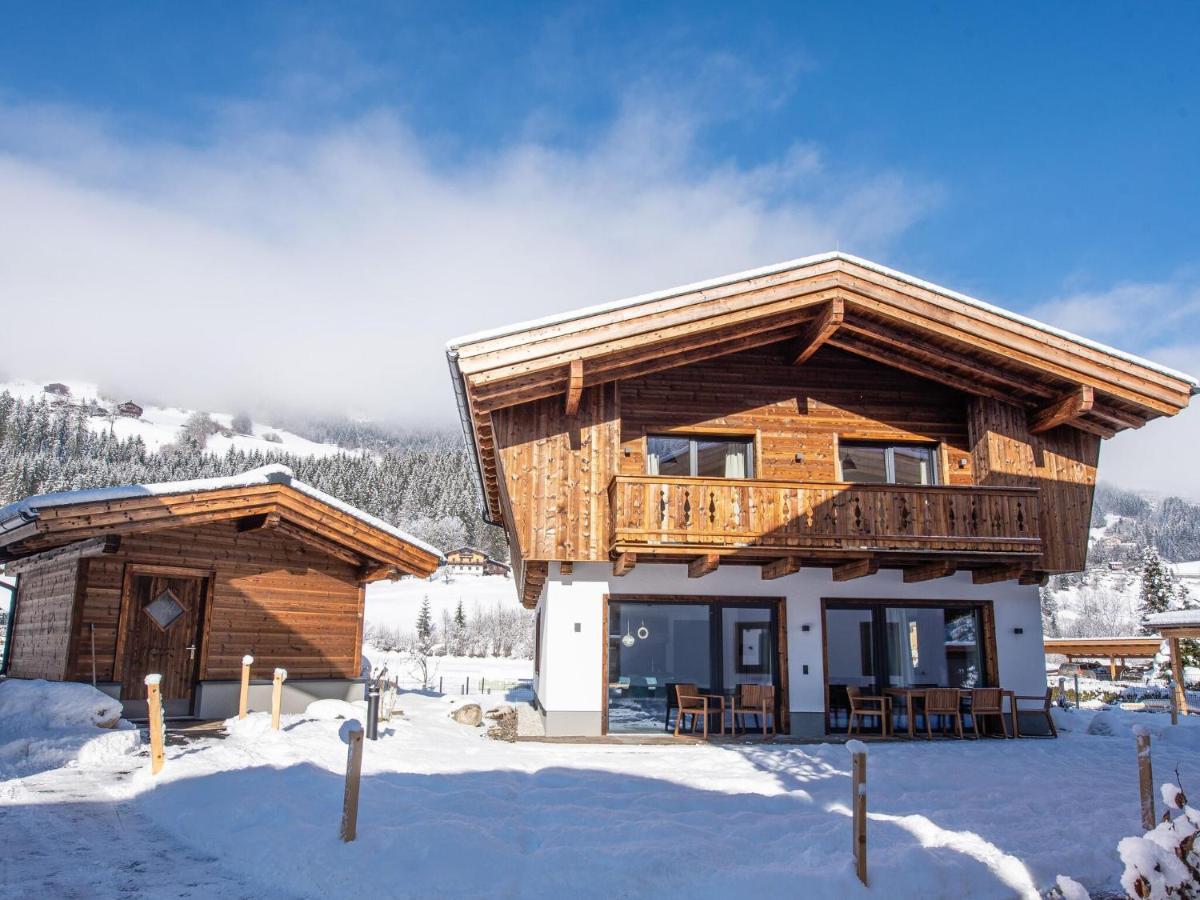 Apartment In Wald Im Pinzgau With A Carport Kültér fotó
